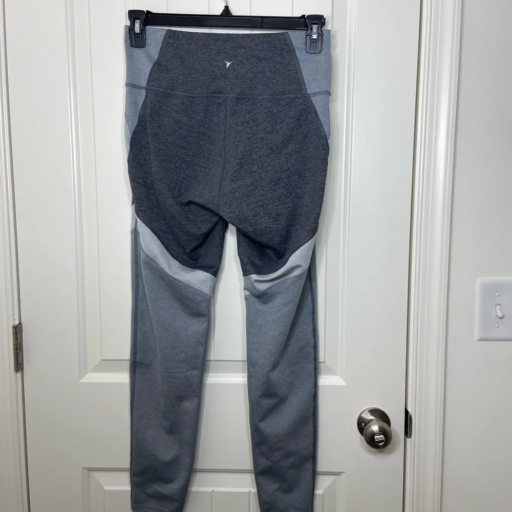 EUC Old Navy women’s gray‎ block active go dry full length leggings activewear L
